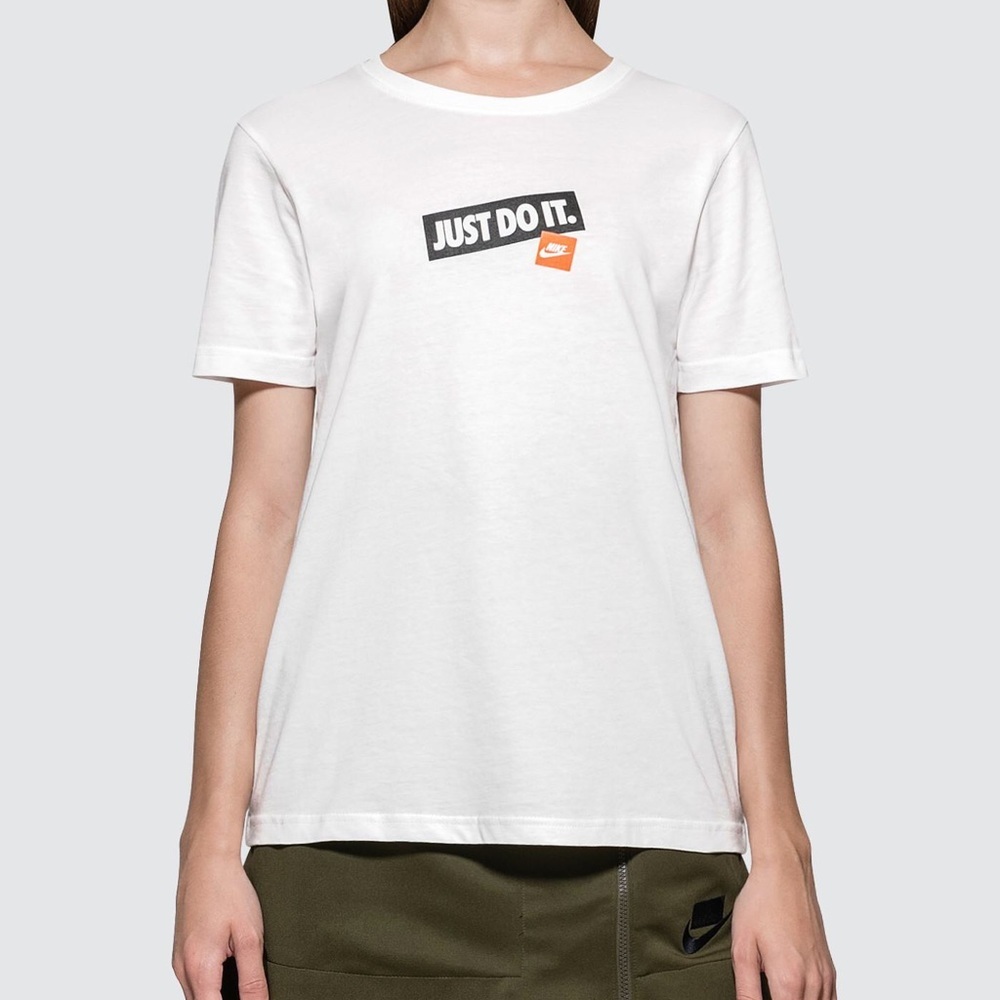 NWT Nike: Medium White Just Do It Logo Short Sleeve Round Neck Workout Tee - Picture 3 of 7